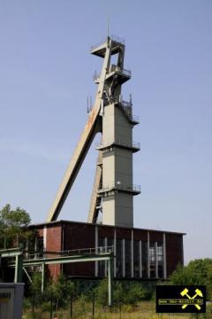 Schacht 4 der Zeche Niederberg bei Tönisberg nahe Kempen, Ruhrgebiet, Nordrhein-Westfalen, (D) (1) 08. Juli 2013.JPG